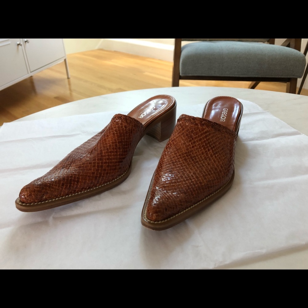 Leather Point Toe Block-Heel Mule—Great Condition!